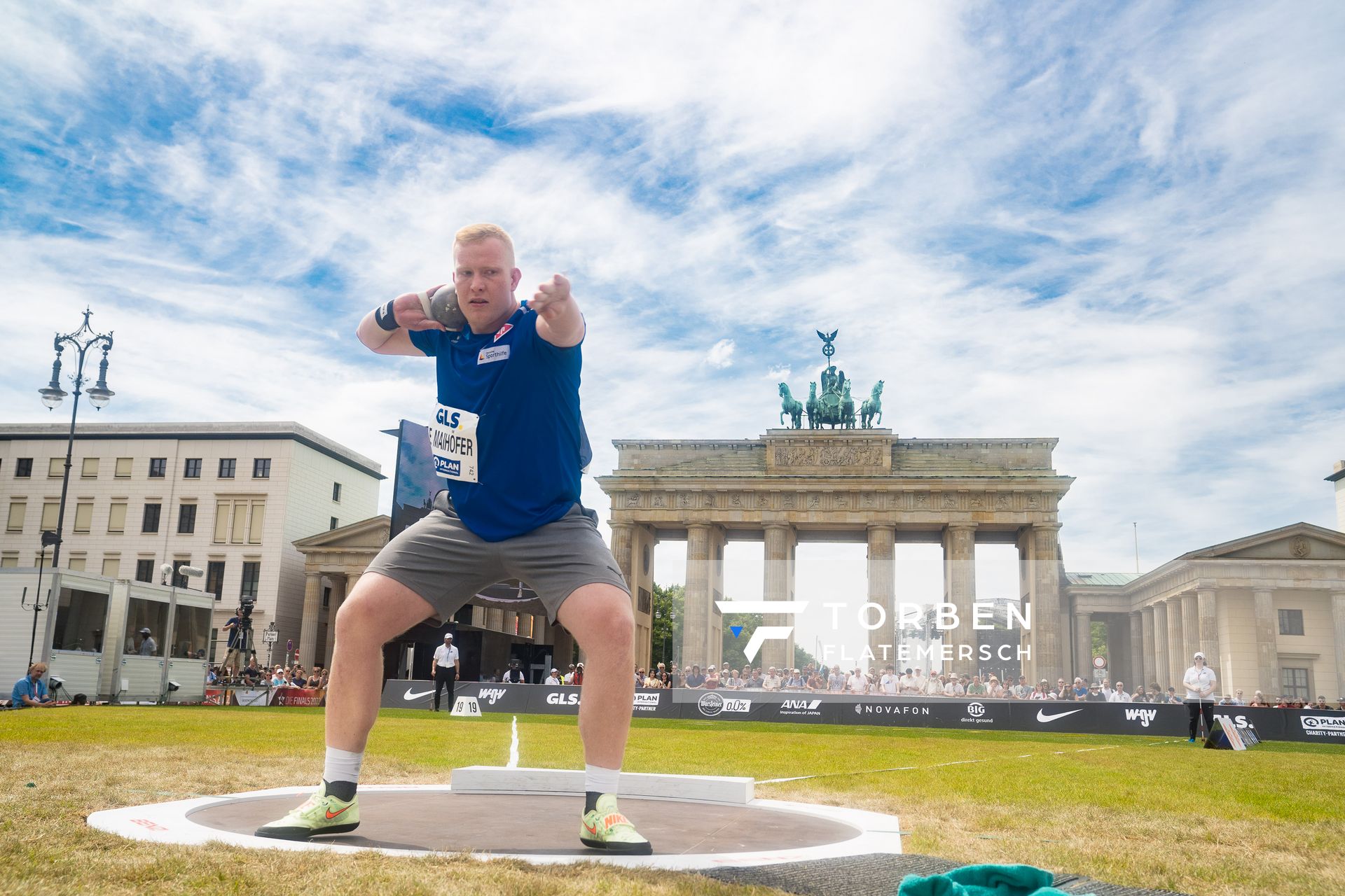 Eric Maihoefer (VfL Sindelfingen) beim Kugelstossen waehrend der deutschen Leichtathletik-Meisterschaften auf dem Pariser Platz am 24.06.2022 in Berlin